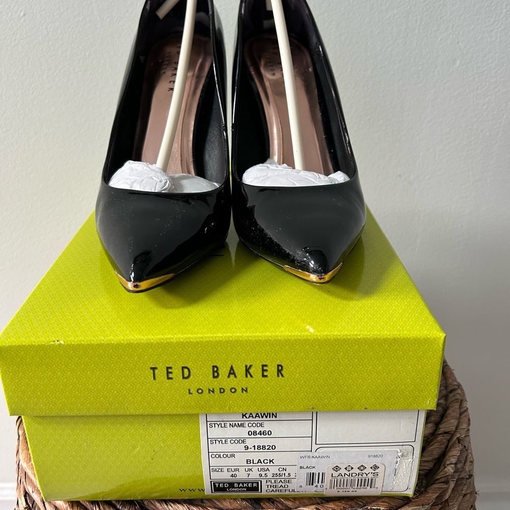 Ted Baker Kaawin Black Patent Leather Heels size 9.5